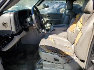 2004 Chevrolet Tahoe LS z VIN 1GNEC13Z04R220177, wystawiony jako Copart lot #48406255 z przebiegiem 215 167 mil mil oraz Szkoda całkowita • Salvage title. Historia ofert i sprzedaży dostępna na DreamBid. Obrazek 7.