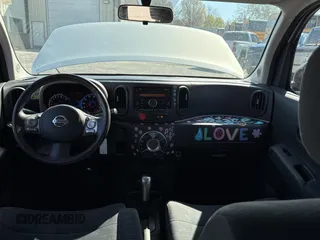 2010 Nissan Cube S z VIN JN8AZ2KR1AT156280, wystawiony jako Copart lot #52337085 z przebiegiem 141 330 mil mil oraz Czysty tytuł • Clean title. Historia ofert i sprzedaży dostępna na DreamBid. Obrazek 9.