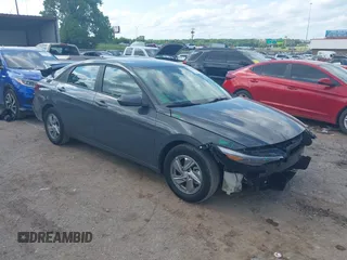 2024 Hyundai Elantra SE z VIN KMHLL4DG0RU784796, wystawiony jako IAAI lot #42354131 z przebiegiem 20 784 mil mil oraz . Historia ofert i sprzedaży dostępna na DreamBid. Obrazek 1.