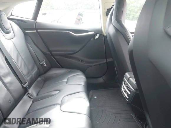 2013 Tesla Model S с VIN 5YJSA1CN4DFP26552, выставлен на аукционе IAAI как лот 42370183 с пробегом Не указан миль и . История ставок и продаж доступна на DreamBid. Изображение 8.