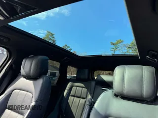 2018 Land Rover Range Rover Sport HSE with VIN SALWR2RVXJA414725, listed as a Copart auction lot 52300335 with 77,046 mi miles and Clean Title. Bid and sale history available at carsss.com. Image 9.