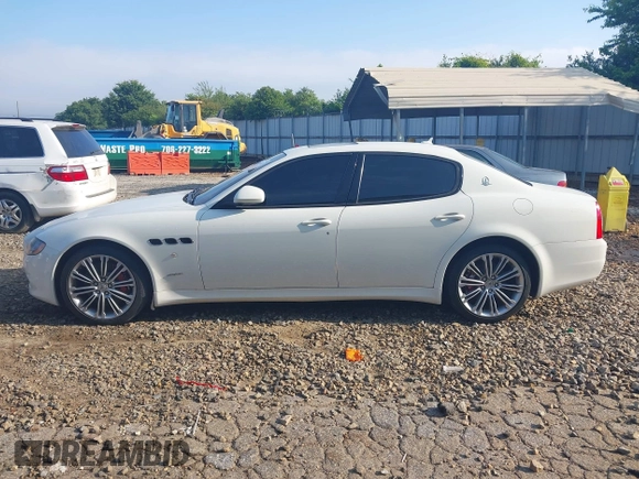 2012 Maserati Quattroporte S z VIN ZAM39JKA1C0065597, wystawiony jako IAAI lot #42193141 z przebiegiem 44 626 mil mil oraz . Historia ofert i sprzedaży dostępna na DreamBid. Obrazek 14.