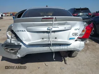 2016 Nissan Versa SV z VIN 3N1CN7AP6GL830257, wystawiony jako IAAI lot #41866021 z przebiegiem 129 051 mil mil oraz . Historia ofert i sprzedaży dostępna na DreamBid. Obrazek 17.