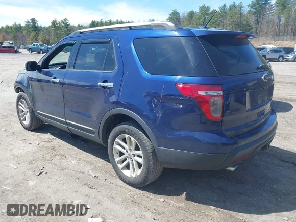 2011 Ford Explorer XLT with VIN 1FMHK8D82BGA29212, listed as a IAAI auction lot 42033218 with 197,999 mi miles and . Bid and sale history available at carsss.com. Image 3.