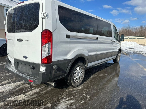 2024 Ford Transit Passenger XL с VIN 1FBAX2YG8RKA21603, выставлен на аукционе Copart как лот 44740795 с пробегом 10 961 миль миль и На запчасти • Non repairable. История ставок и продаж доступна на DreamBid. Изображение 3.