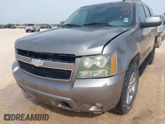 2009 Chevrolet Tahoe 2LT z VIN 1GNEC23369R181474, wystawiony jako IAAI lot #42222270 z przebiegiem 259 621 mil mil oraz . Historia ofert i sprzedaży dostępna na DreamBid. Obrazek 6.