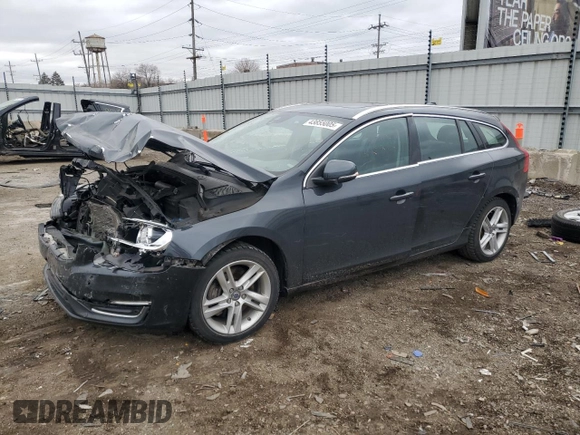 2015 Volvo V60 T5 Premier with VIN YV1612SK2F1221131, listed as a Copart auction lot 43855005 with 0 mi miles and Salvage Title. Bid and sale history available at carsss.com. Image 1.