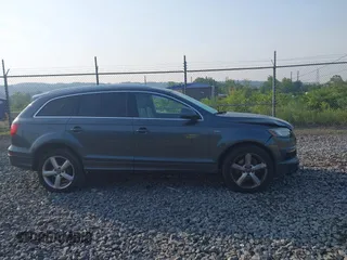 2013 Audi Q7 S line Prestige z VIN WA1DGAFE6DD012295, wystawiony jako IAAI lot #42492714 z przebiegiem 137 062 mil mil oraz . Historia ofert i sprzedaży dostępna na DreamBid. Obrazek 13.