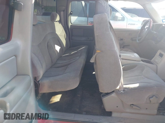 2000 GMC New Sierra 1500 SLE with VIN 1GTEC19V4YZ273841, listed as a IAAI auction lot 41981942 with 357,003 mi miles. Bid and sale history available at carsss.com. Image 8.