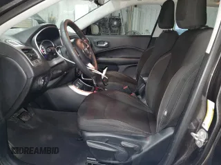2020 Jeep Compass Sport z VIN 3C4NJCAB0LT198736, wystawiony jako Copart lot #54591435 z przebiegiem 116 504 mil mil oraz Czysty tytuł • Clean title. Historia ofert i sprzedaży dostępna na DreamBid. Obrazek 7.