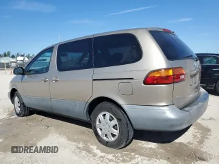 2000 Toyota Sienna CE with VIN 4T3ZF19C5YU174226, listed as a Copart auction lot 48785275 with 97,686 mi miles and Clean Title. Bid and sale history available at carsss.com. Image 2.