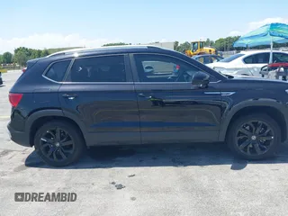 2024 Volkswagen Taos SE z VIN 3VVEX7B20RM047467, wystawiony jako IAAI lot #42290021 z przebiegiem 4 345 mil mil oraz . Historia ofert i sprzedaży dostępna na DreamBid. Obrazek 13.