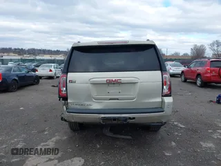 2015 GMC Yukon XL SLT with VIN 1GKS2HKC7FR100534, listed as a IAAI auction lot 41229658 with 207,947 mi miles. Bid and sale history available at carsss.com. Image 15.