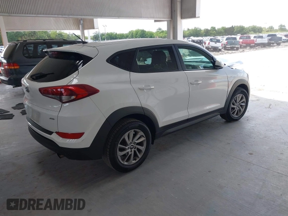 2018 Hyundai Tucson SE z VIN KM8J2CA44JU657178, wystawiony jako IAAI lot #42157871 z przebiegiem 130 715 mil mil oraz . Historia ofert i sprzedaży dostępna na DreamBid. Obrazek 4.
