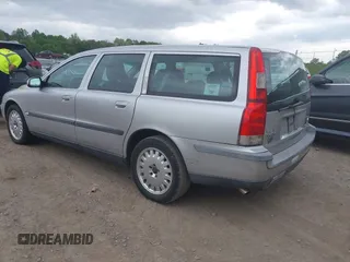 2001 Volvo V70 with VIN YV1SW58D512096722, listed as a IAAI auction lot 42080844 with 218,965 mi miles and . Bid and sale history available at DreamBid. Image 3.