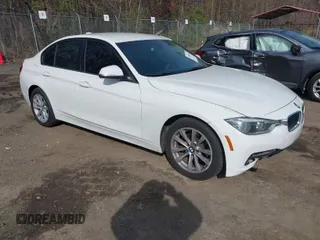 2018 BMW 3 Series 320i xDrive with VIN WBA8E5G53JNV03347, listed as a IAAI auction lot 41908985 with 122,111 mi miles. Bid and sale history available at carsss.com. Image 1.