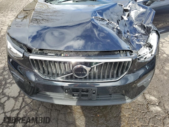 2025 Volvo XC40 Plus Bright Theme с VIN YV4L12UE4S2491995, выставлен на аукционе Copart как лот 45732865 с пробегом Не указан миль и Чистый • Clean title. История ставок и продаж доступна на DreamBid. Изображение 11.
