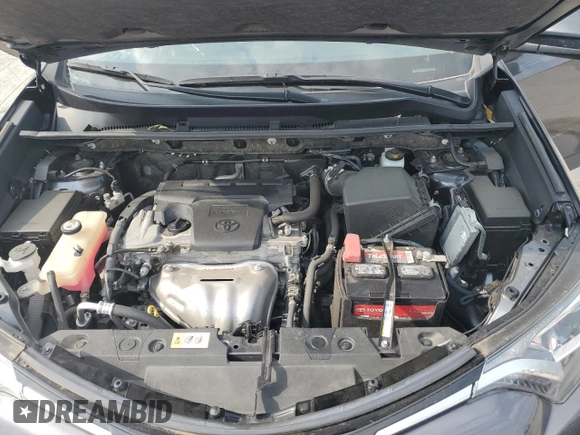 2017 Toyota RAV4 LE z VIN JTMBFREV8HJ702427, wystawiony jako Copart lot #59546985 z przebiegiem 55 362 mil mil oraz Szkoda całkowita • Salvage title. Historia ofert i sprzedaży dostępna na DreamBid. Obrazek 12.