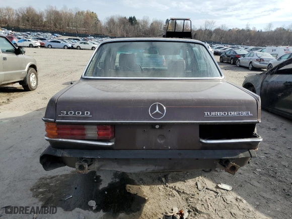 1984 Mercedes-Benz 300 Series 300D-T with VIN WDBAB33A9EA067572, listed as a Copart auction lot 79063724 with 175663 miles and Salvage Title. Bid and sale history available at carsss.com. Image 6.