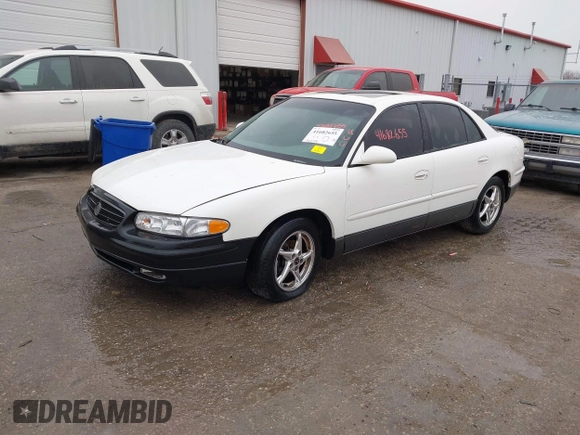 2004 Buick Regal GS with VIN 2G4WF521841200464, listed as a IAAI auction lot 41682655 with 186,695 mi miles. Bid and sale history available at carsss.com. Image 2.