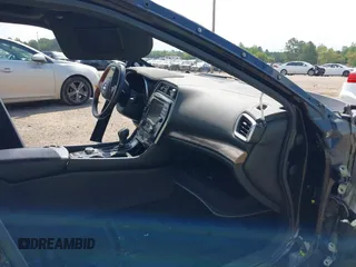 2020 Nissan Maxima Platinum z VIN 1N4AA6FV0LC380750, wystawiony jako IAAI lot #39946191 z przebiegiem 95 694 mil mil oraz . Historia ofert i sprzedaży dostępna na DreamBid. Obrazek 5.