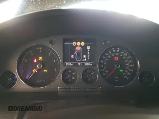 2004 Volkswagen Phaeton V8 z VIN WVWAF63D548010888, wystawiony jako Copart lot #77903574 z przebiegiem 68 511 mil mil oraz Szkody całkowita. Historia ofert i sprzedaży dostępna na DreamBid. Obrazek 9.