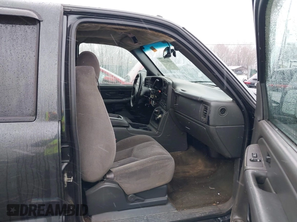 2005 GMC Sierra 1500 SLT z VIN 2GTEK13T351137747, wystawiony jako IAAI lot #41912153 z przebiegiem 247 344 mil mil oraz . Historia ofert i sprzedaży dostępna na DreamBid. Obrazek 5.