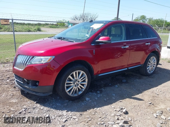 2013 Lincoln MKX with VIN 2LMDJ6JK3DBL15557, listed as a IAAI auction lot 42013960 with 1 mi miles. Bid and sale history available at carsss.com. Image 2.