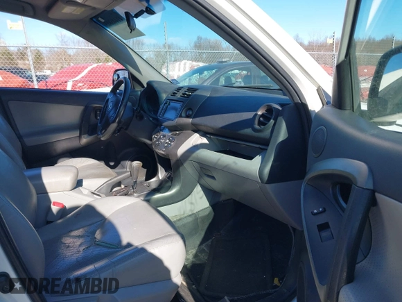2011 Toyota RAV4 Ltd with VIN 2T3DK4DV1BW040708, listed as a IAAI auction lot 41446815 with 179,941 mi miles. Bid and sale history available at carsss.com. Image 5.