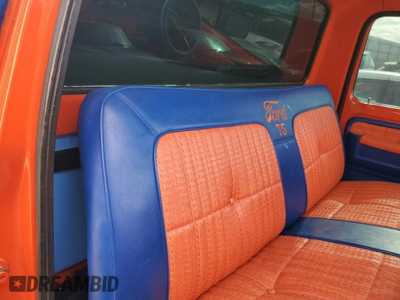 1975 Ford F-150 z VIN F15MLX09534, wystawiony jako Copart lot #43406975 z przebiegiem 71 117 mil mil oraz Czysty tytuł • Clean title. Historia ofert i sprzedaży dostępna na DreamBid. Obrazek 10.