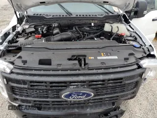 2024 Ford F-350 z VIN 1FT8W3BA0REC09540, wystawiony jako Copart lot #85826054 z przebiegiem 6 650 mil mil oraz Szkoda całkowita • Salvage title. Historia ofert i sprzedaży dostępna na DreamBid. Obrazek 7.