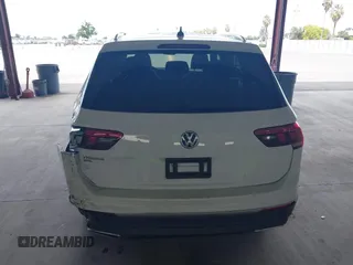 2019 Volkswagen Tiguan SE with VIN 3VV3B7AXXKM055925, listed as a IAAI auction lot 42019778 with 75,654 mi miles and . Bid and sale history available at DreamBid. Image 16.