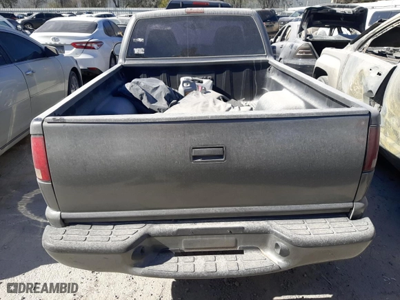 2000 Chevrolet S-10 LS with VIN 1GCCS1441YK111182, listed as a Copart auction lot 65272504 with 0 mi miles and Non Repairable. Bid and sale history available at carsss.com. Image 6.
