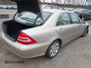 2005 Mercedes-Benz C 240 with VIN WDBRF81J55F638176, listed as a IAAI auction lot 41927939 with Not Provided miles and . Bid and sale history available at DreamBid. Image 4.