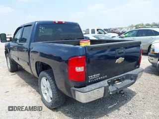 2007 Chevrolet Silverado 1500 1LT with VIN 2GCEC13J971511292, listed as a IAAI auction lot 42181818 with 239,647 mi miles and . Bid and sale history available at DreamBid. Image 3.