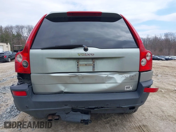 2004 Volvo XC90 with VIN YV1CM59H141076604, listed as a IAAI auction lot 41994322 with 141,402 mi miles. Bid and sale history available at carsss.com. Image 6.