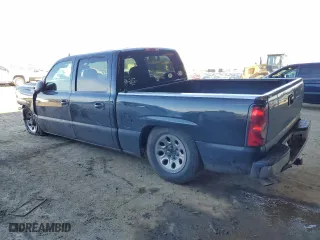 2006 Chevrolet Silverado 1500 LT1 with VIN 2GCEC13T261223050, listed as a Copart auction lot 44724155 with 332,620 mi miles and Salvage Title. Bid and sale history available at carsss.com. Image 2.