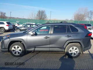 2021 Toyota RAV4 LE with VIN 2T3G1RFV8MC163940, listed as a IAAI auction lot 41716251 with 39,282 mi miles. Bid and sale history available at carsss.com. Image 14.