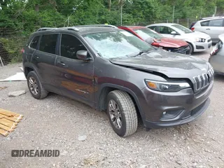 2020 Jeep Cherokee Latitude Plus z VIN 1C4PJMLBXLD580130, wystawiony jako IAAI lot #42344240 z przebiegiem 82 814 mil mil oraz . Historia ofert i sprzedaży dostępna na DreamBid. Obrazek 1.