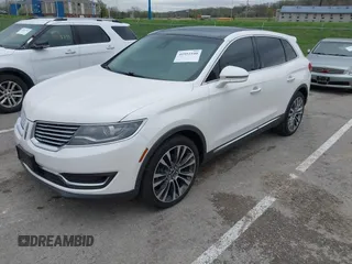 2016 Lincoln MKX Reserve with VIN 2LMTJ6LR3GBL37889, listed as a IAAI auction lot 41951540 with 43,644 mi miles. Bid and sale history available at carsss.com. Image 2.
