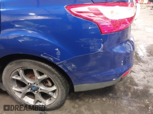 2013 Ford Focus SE z VIN 1FADP3F2XDL124732, wystawiony jako IAAI lot #41510140 z przebiegiem 69 819 mil mil oraz . Historia ofert i sprzedaży dostępna na DreamBid. Obrazek 20.