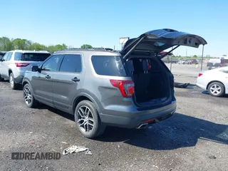 2016 Ford Explorer Sport z VIN 1FM5K8GT7GGA34450, wystawiony jako IAAI lot #41971515 z przebiegiem 197 837 mil mil oraz . Historia ofert i sprzedaży dostępna na DreamBid. Obrazek 3.