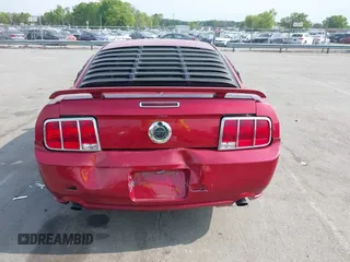 2008 Ford Mustang GT Deluxe with VIN 1ZVHT82H285194618, listed as a IAAI auction lot 42001961 with 129,781 mi miles and . Bid and sale history available at carsss.com. Image 16.