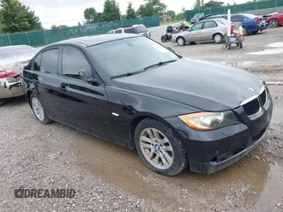 2007 BMW 3 Series 328xi z VIN WBAVC93587KX54462, wystawiony jako IAAI lot #42772163 z przebiegiem 112 123 mil mil oraz . Historia ofert i sprzedaży dostępna na DreamBid. Obrazek 1.