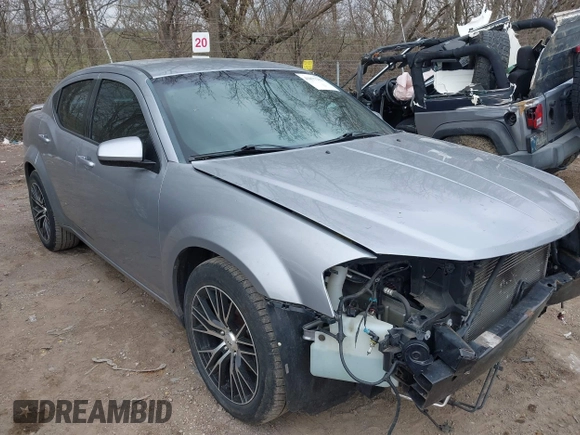2013 Dodge Avenger SXT z VIN 1C3CDZCB6DN521644, wystawiony jako IAAI lot #41877213 z przebiegiem 111 420 mil mil oraz . Historia ofert i sprzedaży dostępna na DreamBid. Obrazek 1.