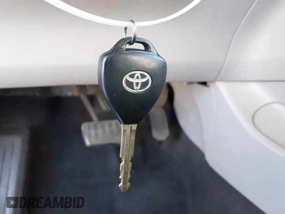 2010 Toyota Corolla z VIN 2T1BU4EE9AC437401, wystawiony jako IAAI lot #41869126 z przebiegiem 95 514 mil mil oraz . Historia ofert i sprzedaży dostępna na DreamBid. Obrazek 11.
