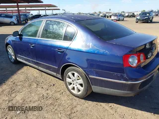 2006 Volkswagen Passat Value Edition z VIN WVWAK73CX6P042558, wystawiony jako IAAI lot #42232343 z przebiegiem 188 693 mil mil oraz . Historia ofert i sprzedaży dostępna na DreamBid. Obrazek 3.