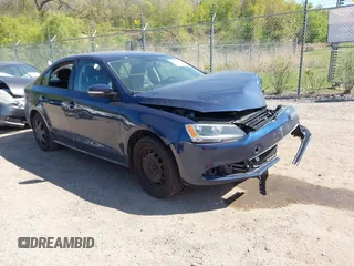 2014 Volkswagen Jetta SE z VIN 3VWD17AJ6EM306717, wystawiony jako IAAI lot #42239785 z przebiegiem 118 609 mil mil oraz . Historia ofert i sprzedaży dostępna na DreamBid. Obrazek 1.