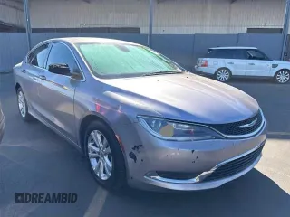 2015 Chrysler 200 Limited z VIN 1C3CCCAB6FN676152, wystawiony jako Copart lot #44080095 z przebiegiem 154 781 mil mil oraz Czysty tytuł • Clean title. Historia ofert i sprzedaży dostępna na DreamBid. Obrazek 1.