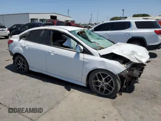 2016 Ford Focus SE with VIN 1FADP3F24GL282620, listed as a Copart auction lot 60744055 with 137,958 mi miles and Non repairable. Bid and sale history available at DreamBid. Image 4.